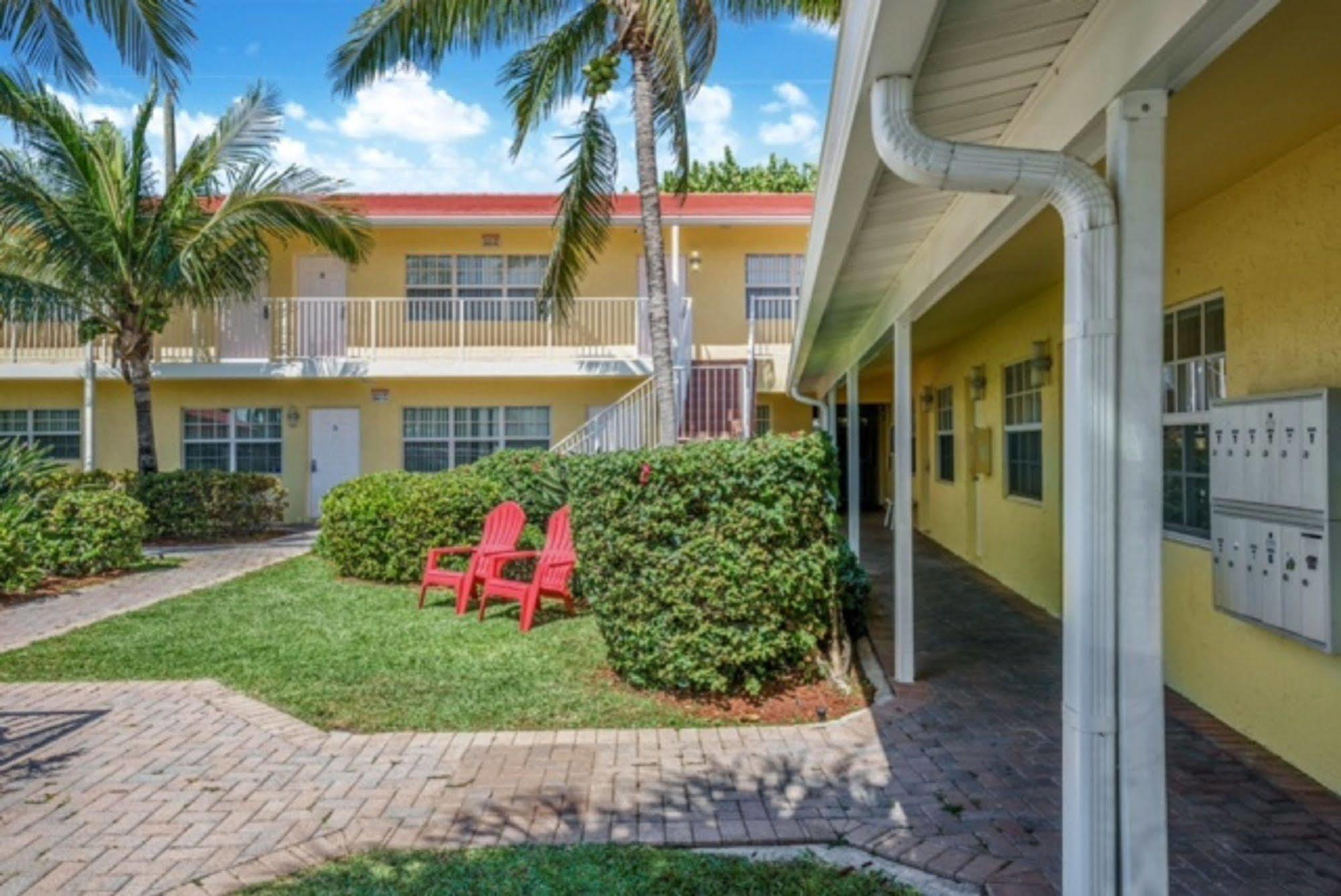 Luna Paradise By The Sea Aparthotel Lauderdale-by-the-Sea Exteriör bild