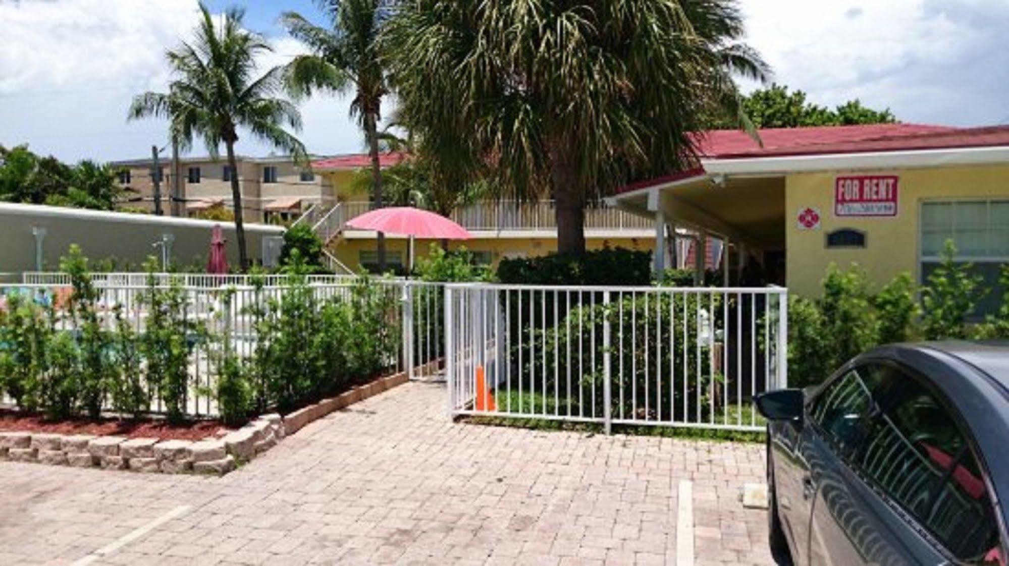 Luna Paradise By The Sea Aparthotel Lauderdale-by-the-Sea Exteriör bild