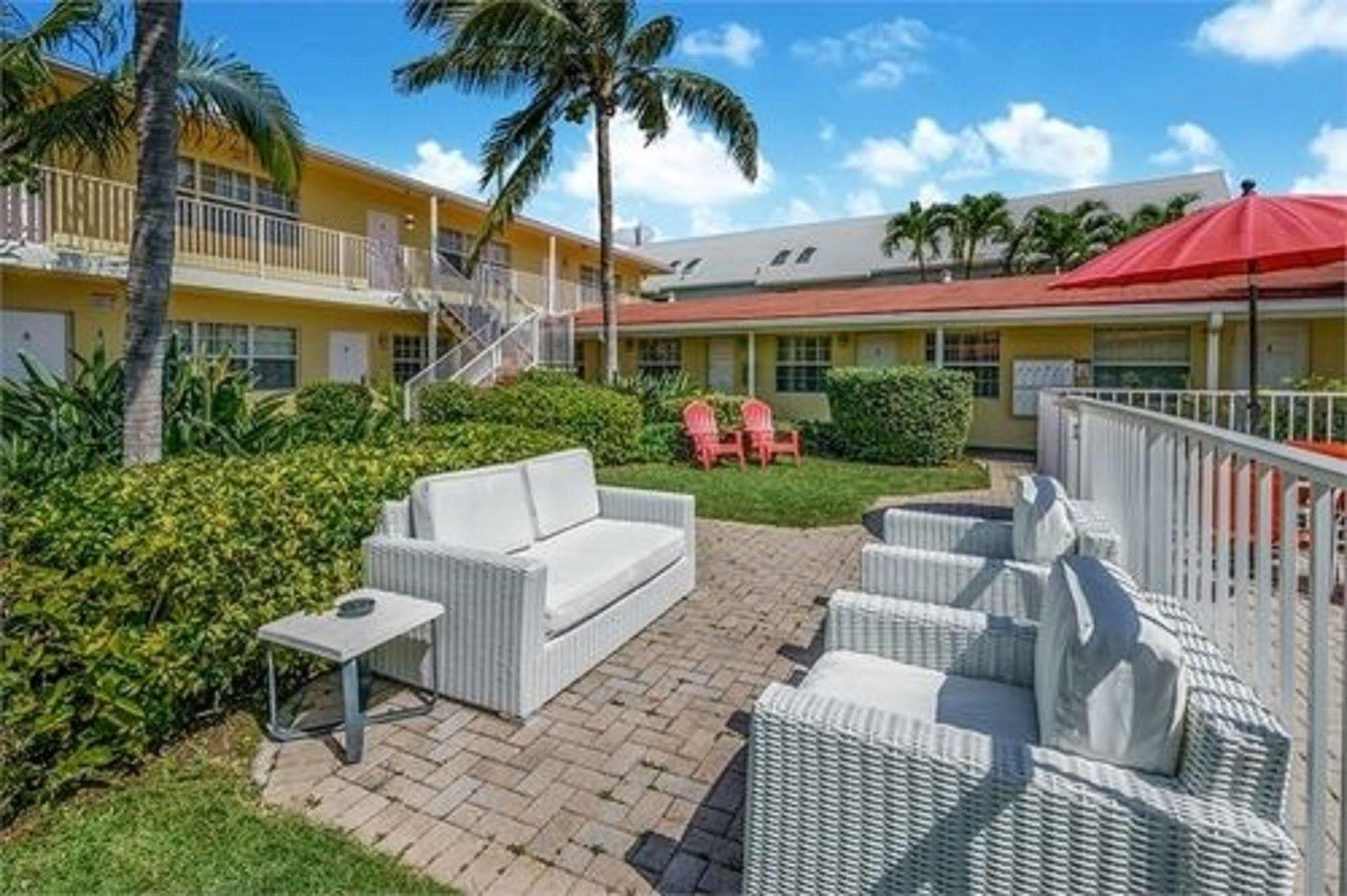 Luna Paradise By The Sea Aparthotel Lauderdale-by-the-Sea Exteriör bild
